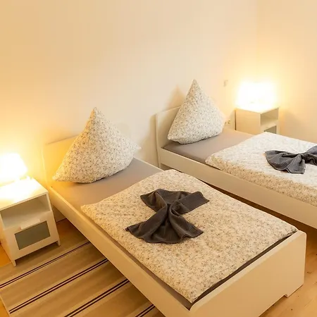 Brunnenblick Gastromeile, City, Messe & Stadionnah